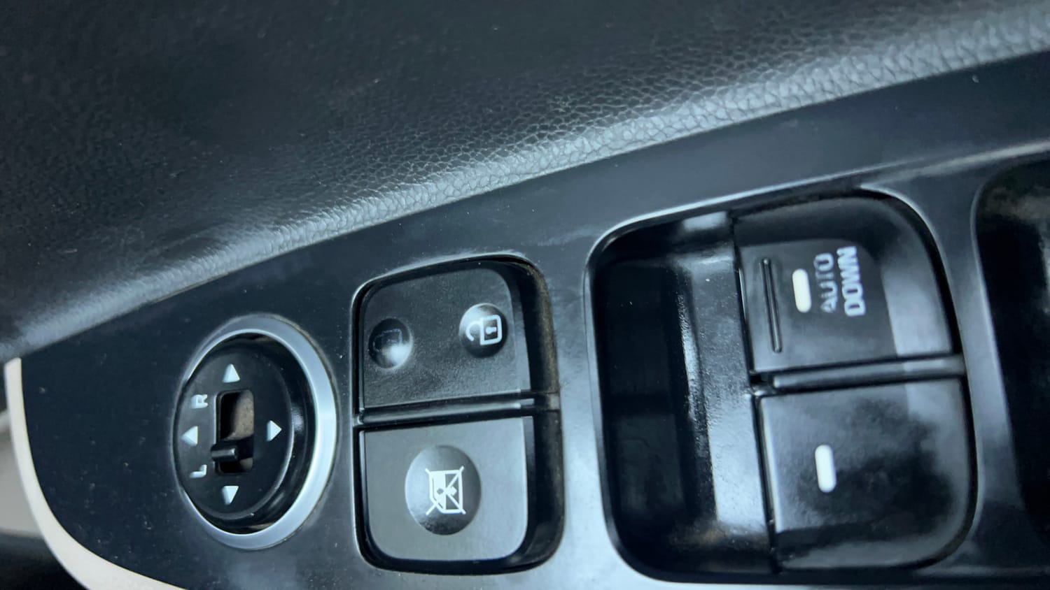 Used 2014 Hyundai Grand i10 Magna 1.2 Kappa VTVT Petrol Manual top_features Adjustable ORVM