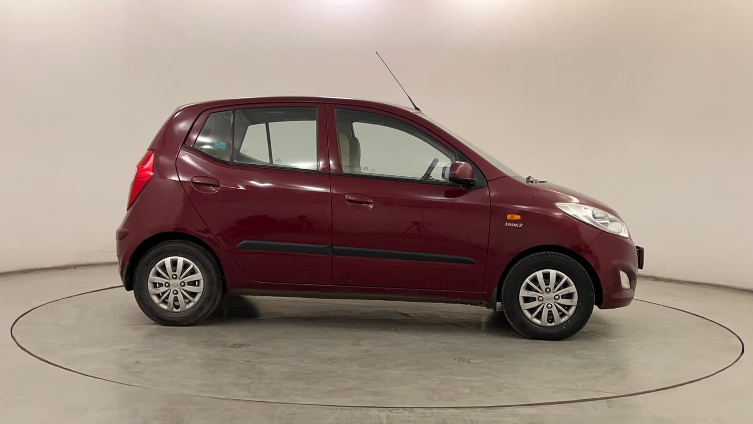 Used 2015 Hyundai i10 Sportz 1.1 iRDE2 Petrol Manual exterior RIGHT SIDE VIEW