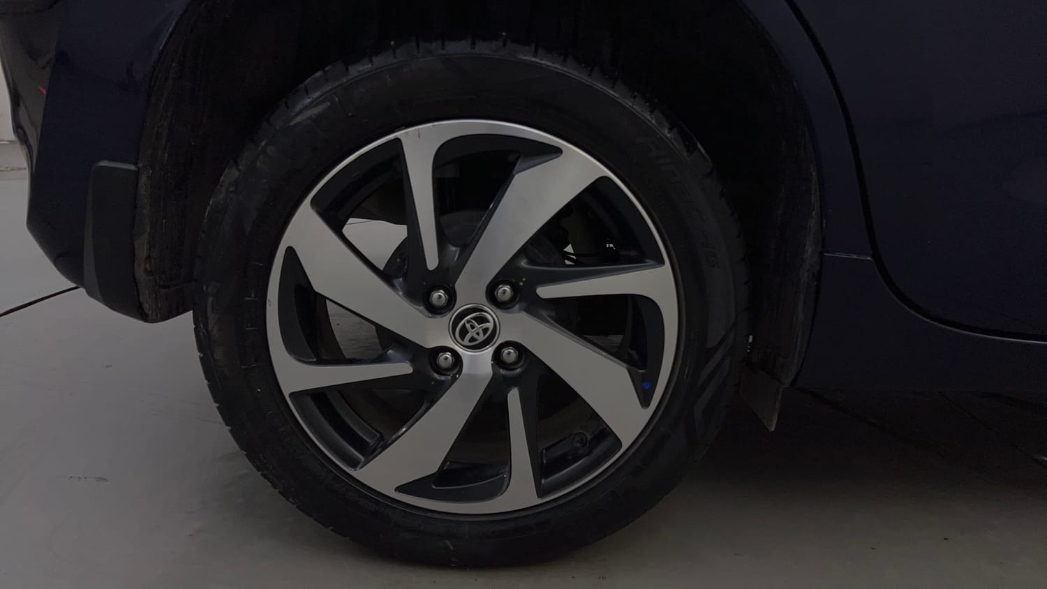 Used 2023 Toyota Glanza V AMT Petrol Automatic tyres RIGHT REAR TYRE RIM VIEW