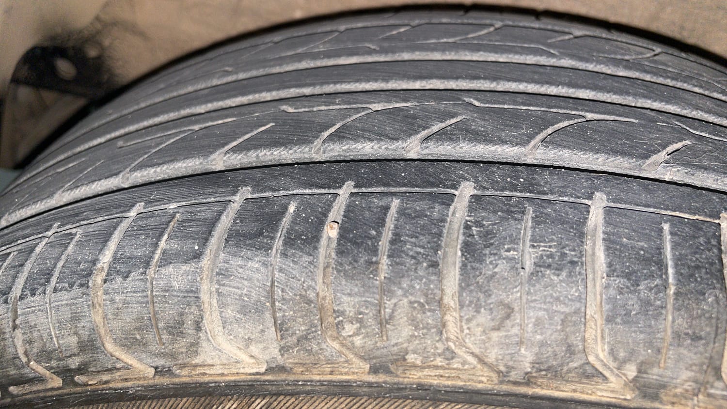 Used 2012 Hyundai i20 Sportz 1.2 Petrol Manual tyres RIGHT REAR TYRE TREAD VIEW
