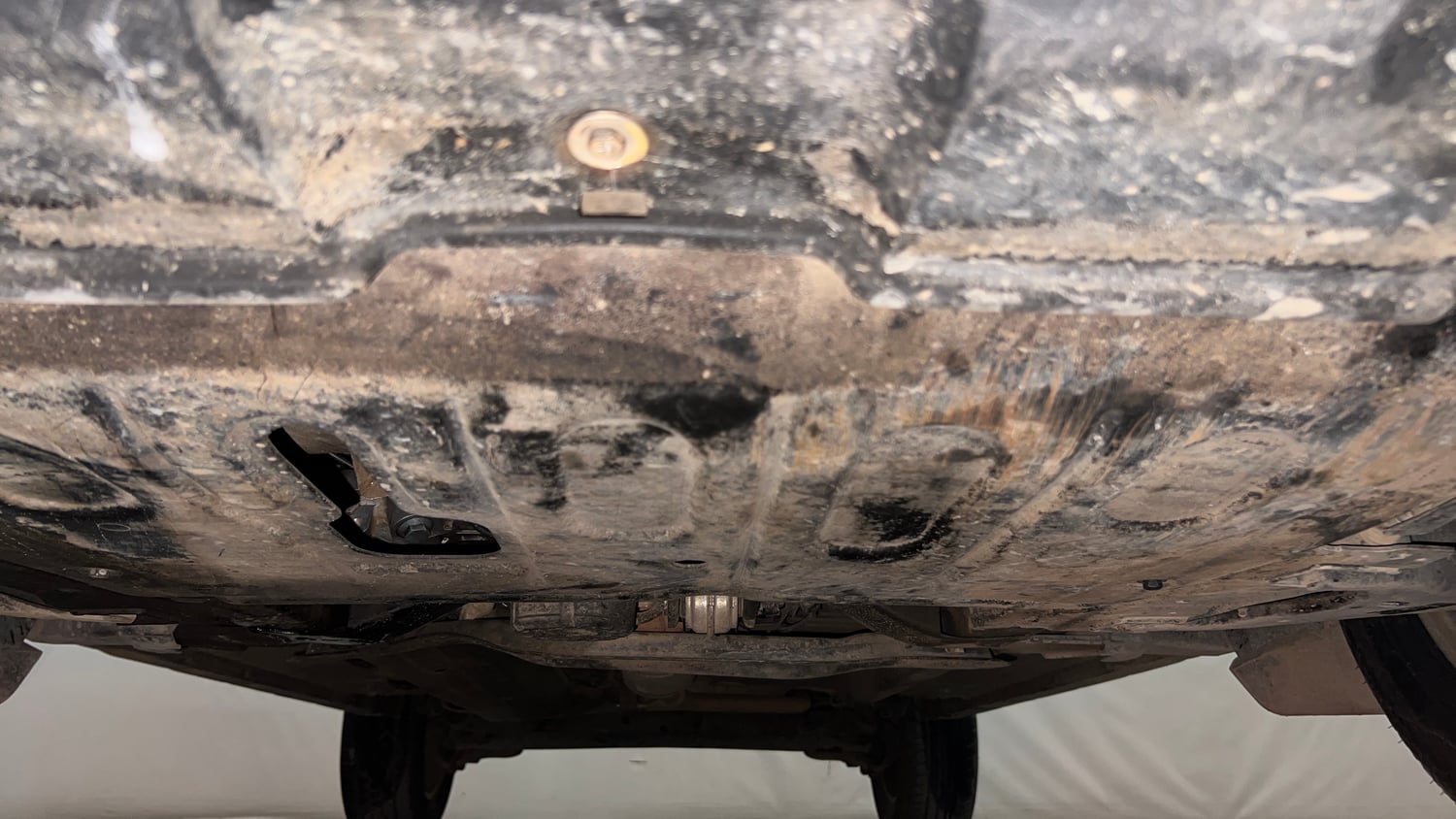 Used 2015 Renault Duster RxL Petrol Petrol Manual extra FRONT LEFT UNDERBODY VIEW