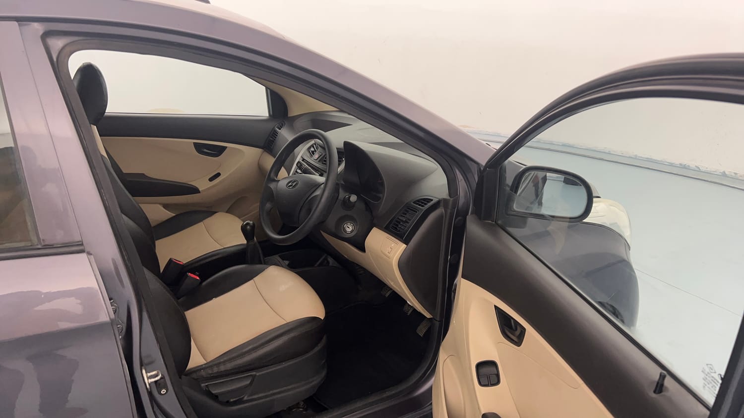 Used 2014 Hyundai Eon Era + Petrol Manual interior RIGHT SIDE FRONT DOOR CABIN VIEW