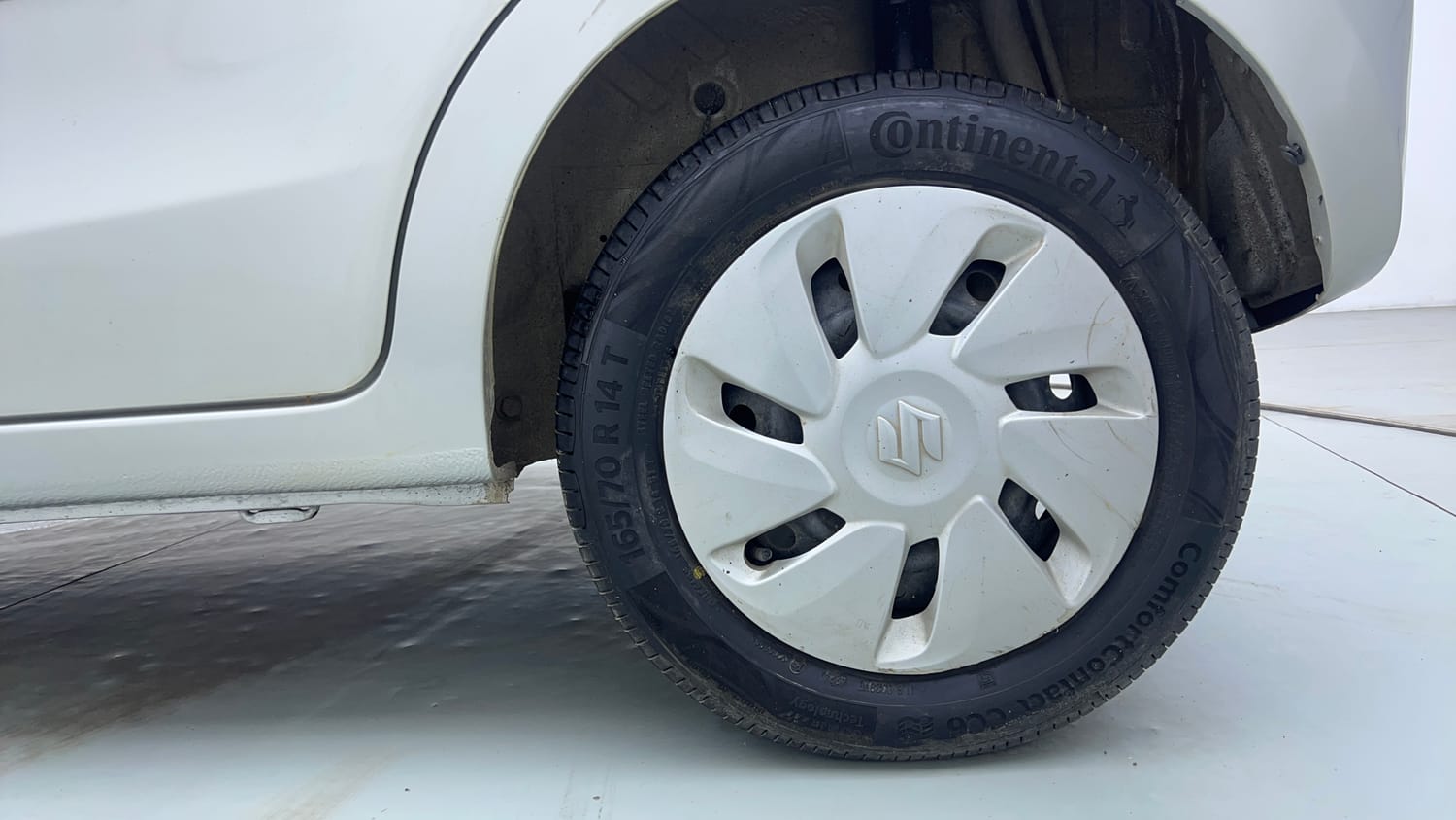 Used 2017 Maruti Suzuki Celerio ZXI (O) AMT Petrol Automatic tyres LEFT REAR TYRE RIM VIEW