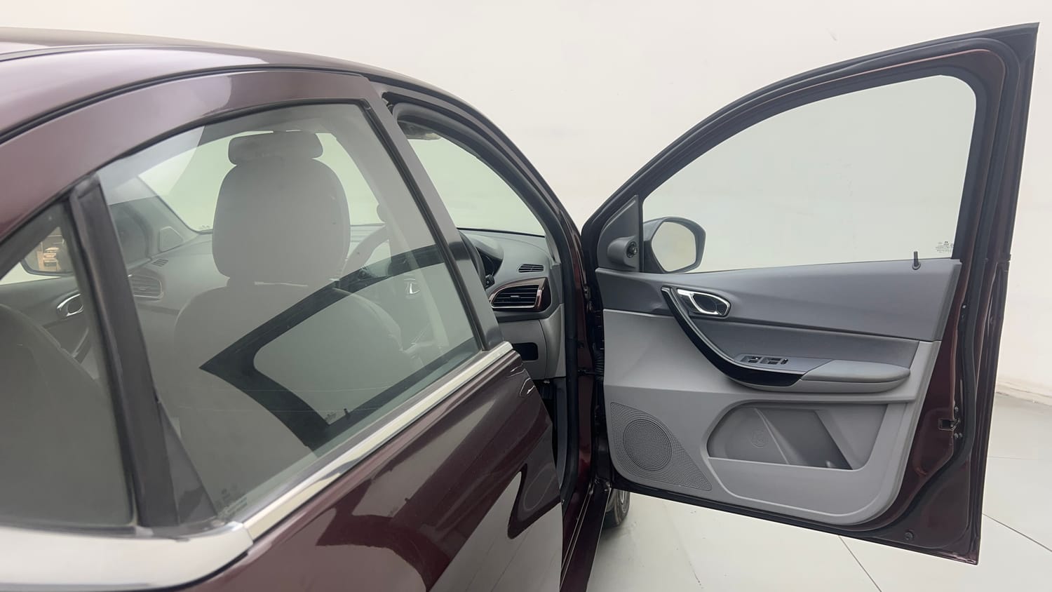 Used 2021 Tata Tigor XZA Plus Petrol Automatic interior RIGHT FRONT DOOR OPEN VIEW