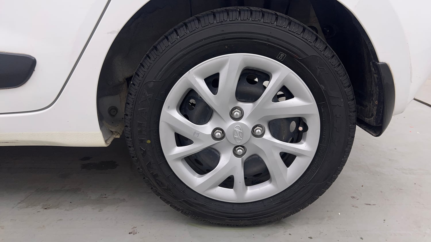 Used 2020 Hyundai Grand i10 Sportz 1.2 Kappa VTVT Petrol Manual tyres LEFT REAR TYRE RIM VIEW