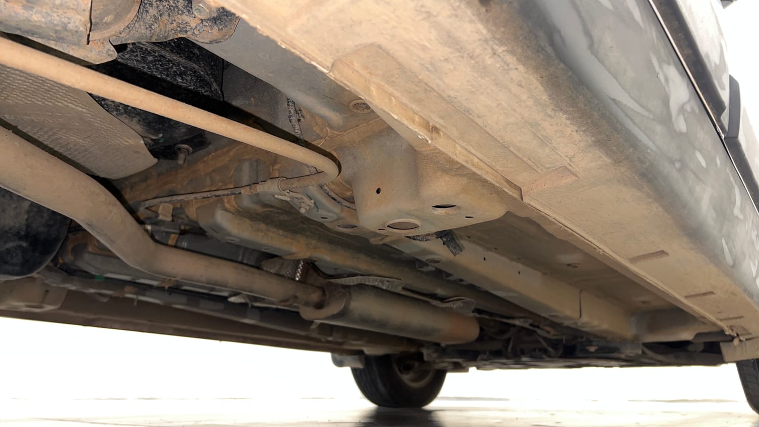Used 2024 Mahindra XUV 300 W8 (O) 1.2 Petrol Petrol Manual extra REAR RIGHT UNDERBODY VIEW
