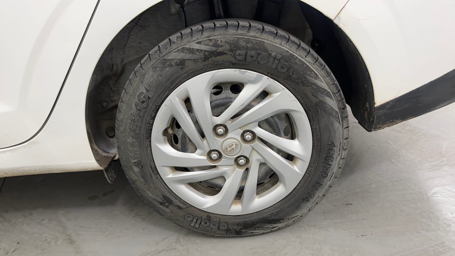 Used 2021 Hyundai Aura S 1.2 CNG Cng Manual tyres LEFT REAR TYRE RIM VIEW