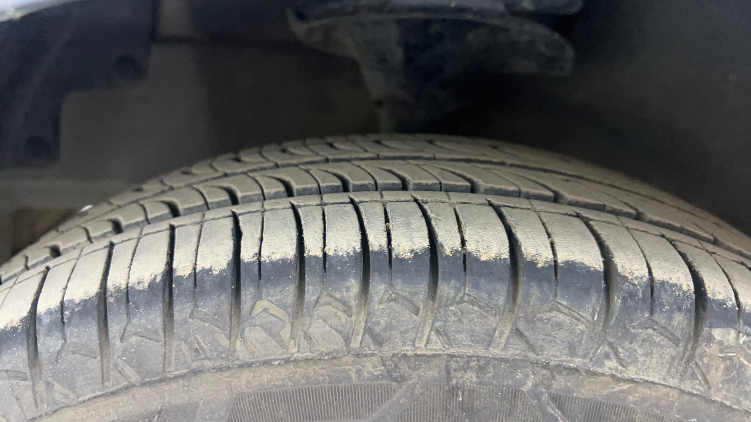 Used 2017 Hyundai Eon Era + Petrol Manual tyres LEFT FRONT TYRE TREAD VIEW