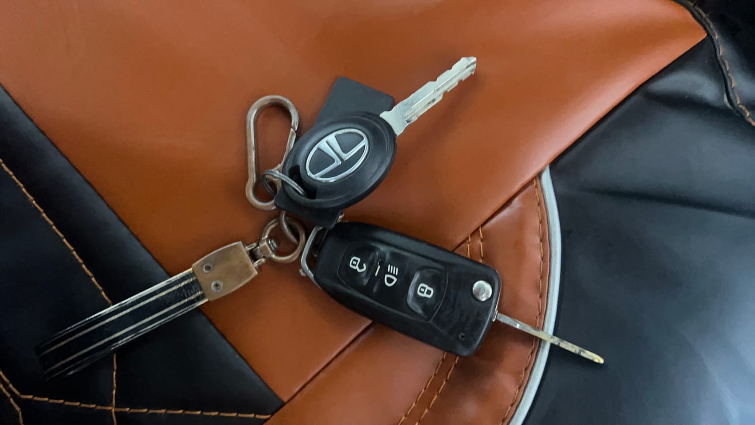 Used 2017 Tata Tiago Revotorq XZ Diesel Manual extra CAR KEY VIEW