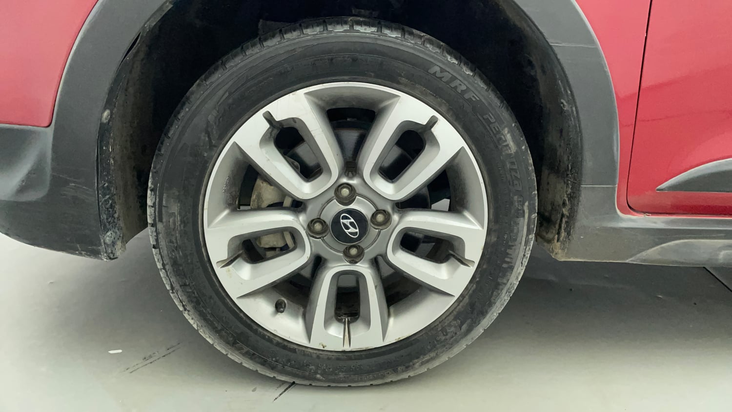 Used 2016 Hyundai i20 Active 1.2 S Petrol Manual tyres LEFT FRONT TYRE RIM VIEW