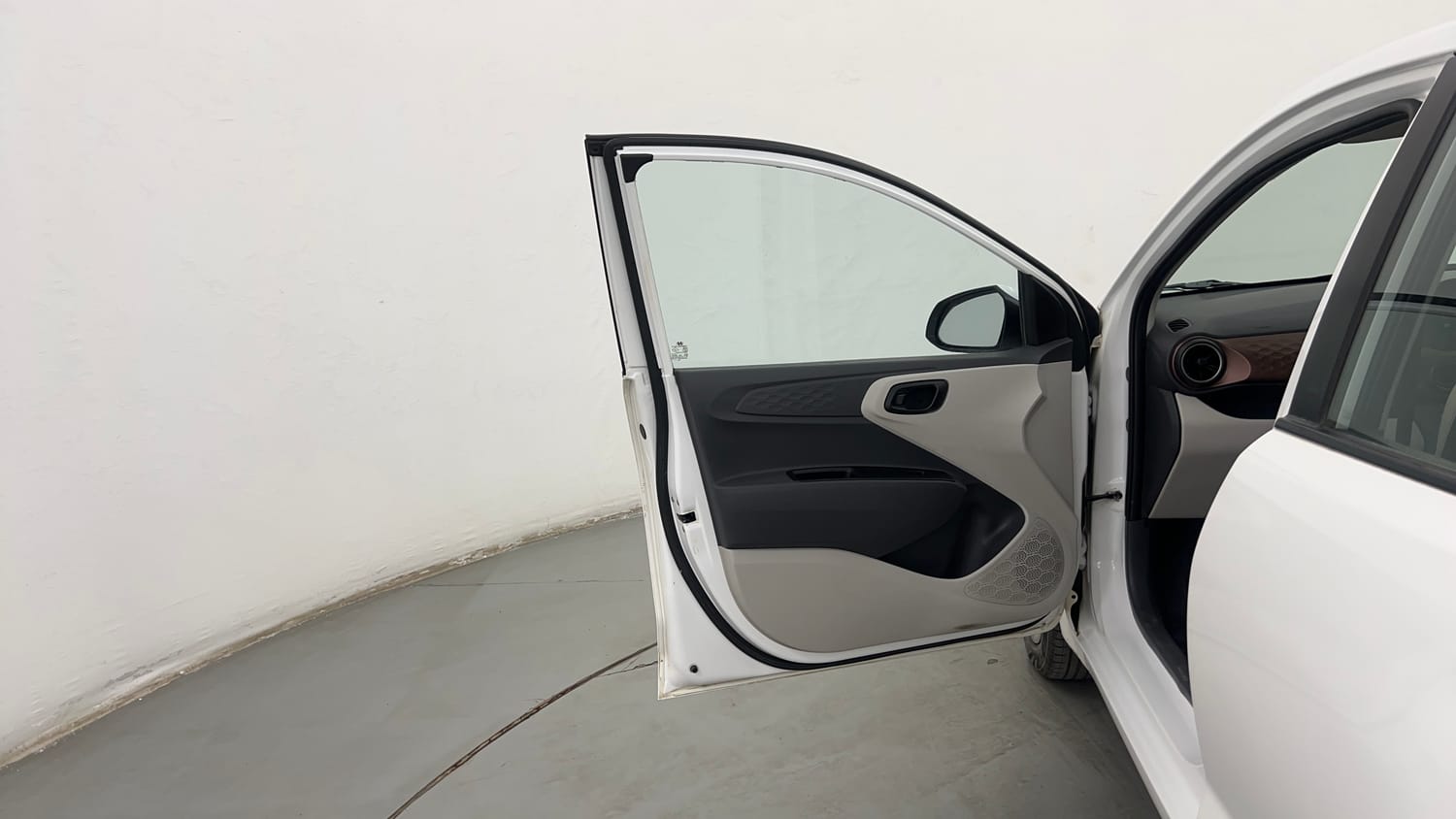 Used 2021 Hyundai Aura S 1.2 CNG Cng Manual interior LEFT FRONT DOOR OPEN VIEW