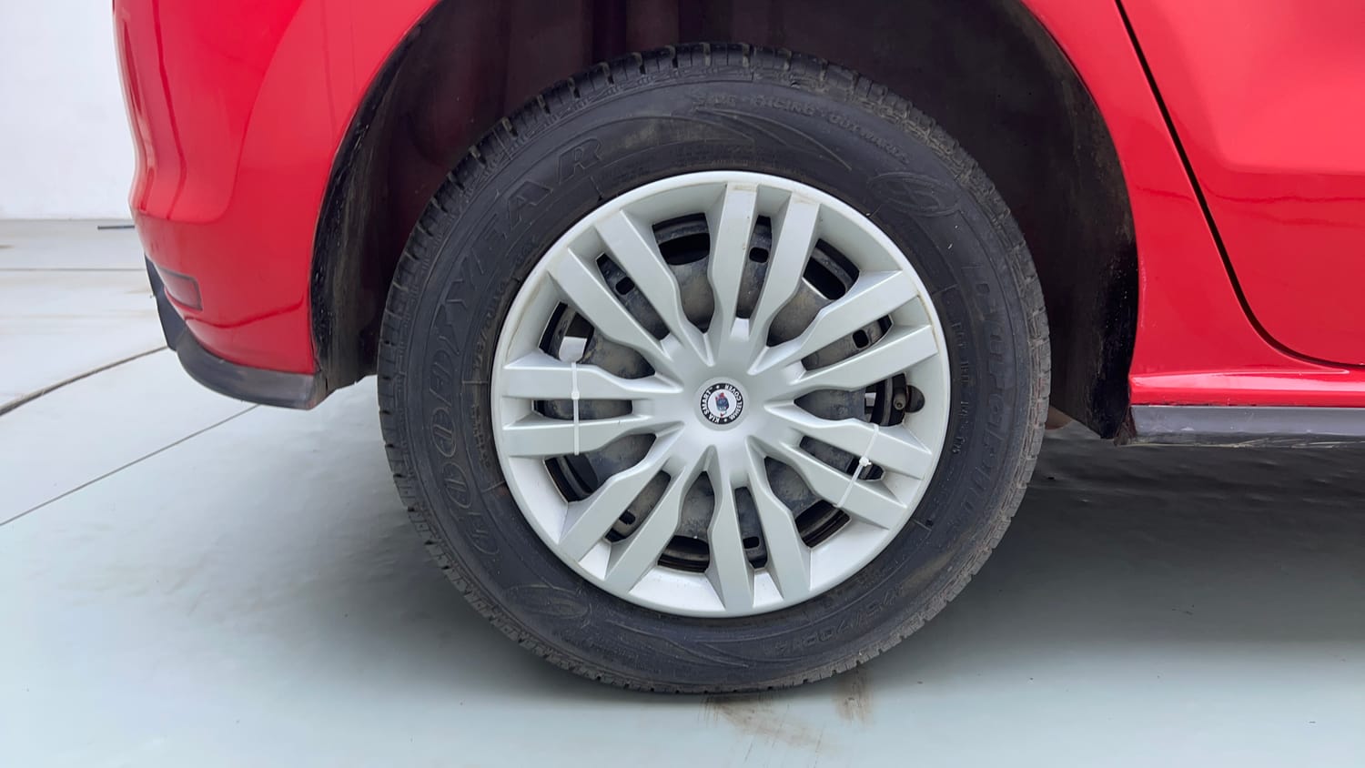 Used 2021 Volkswagen Polo Trendline 1.0L MPI Petrol Manual tyres RIGHT REAR TYRE RIM VIEW
