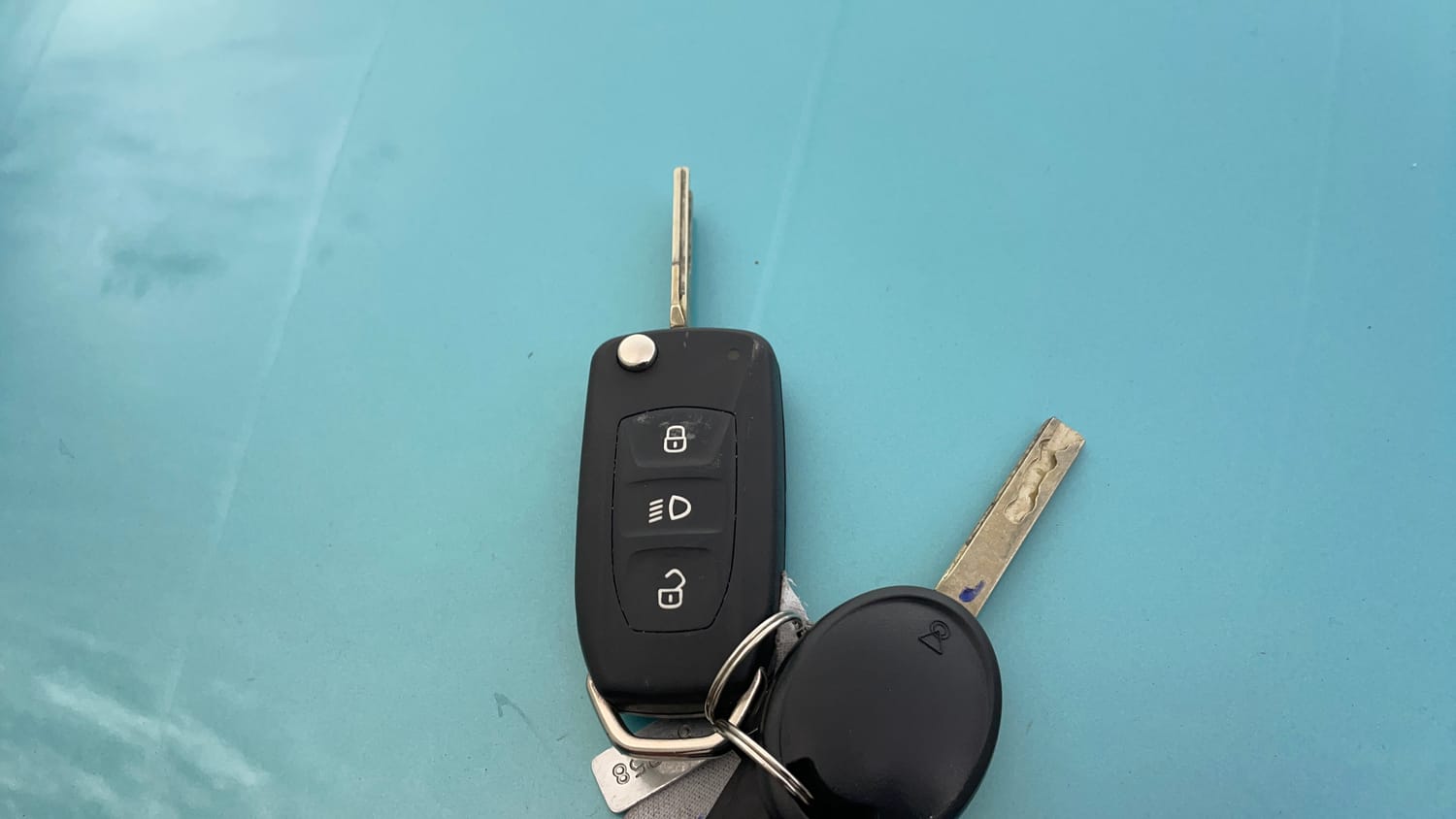 Used 2025 Tata Tiago XT Petrol Manual extra CAR KEY VIEW