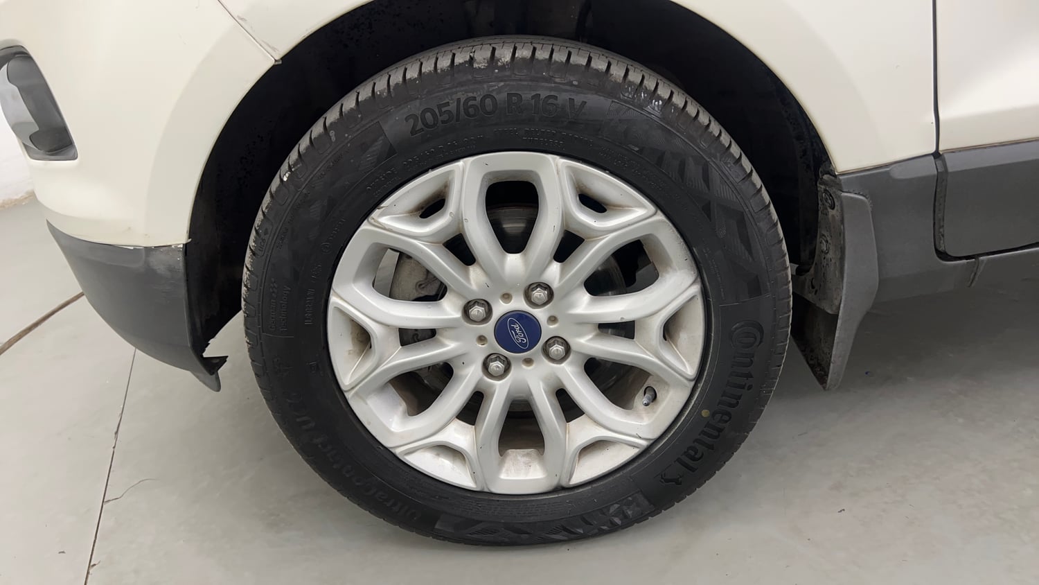 Used 2017 Ford EcoSport Titanium 1.5L Ti-VCT AT Petrol Automatic tyres LEFT FRONT TYRE RIM VIEW