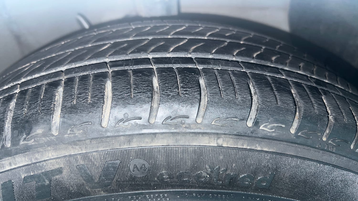 Used 2023 Hyundai Grand i10 Nios Sportz 1.2 Kappa VTVT Petrol Manual tyres RIGHT FRONT TYRE TREAD VIEW