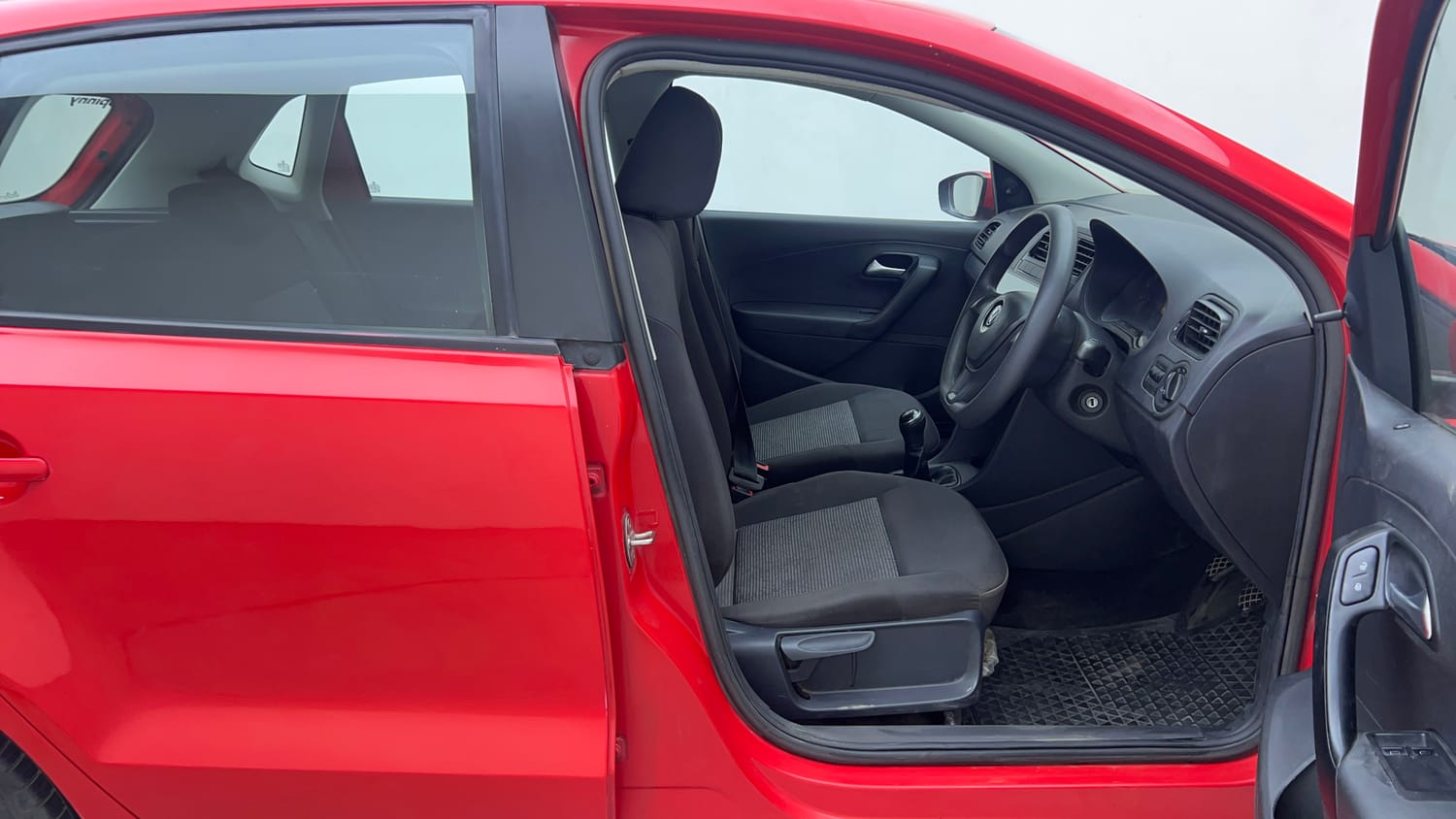 Used 2021 Volkswagen Polo Trendline 1.0L MPI Petrol Manual interior RIGHT SIDE FRONT DOOR CABIN VIEW