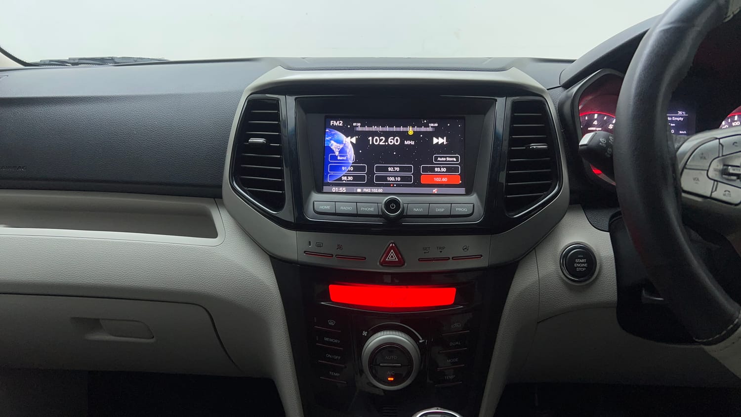 Used 2021 Mahindra XUV 300 W8 1.2 Petrol Petrol Manual interior MUSIC SYSTEM & AC CONTROL VIEW
