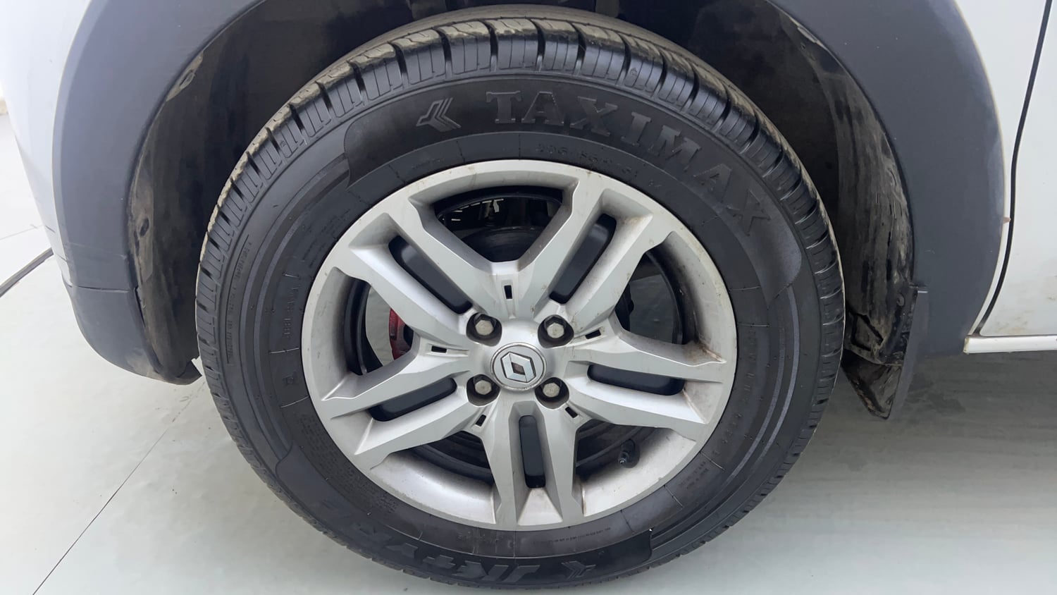 Used 2023 Renault Triber RXZ Petrol Manual tyres LEFT FRONT TYRE RIM VIEW