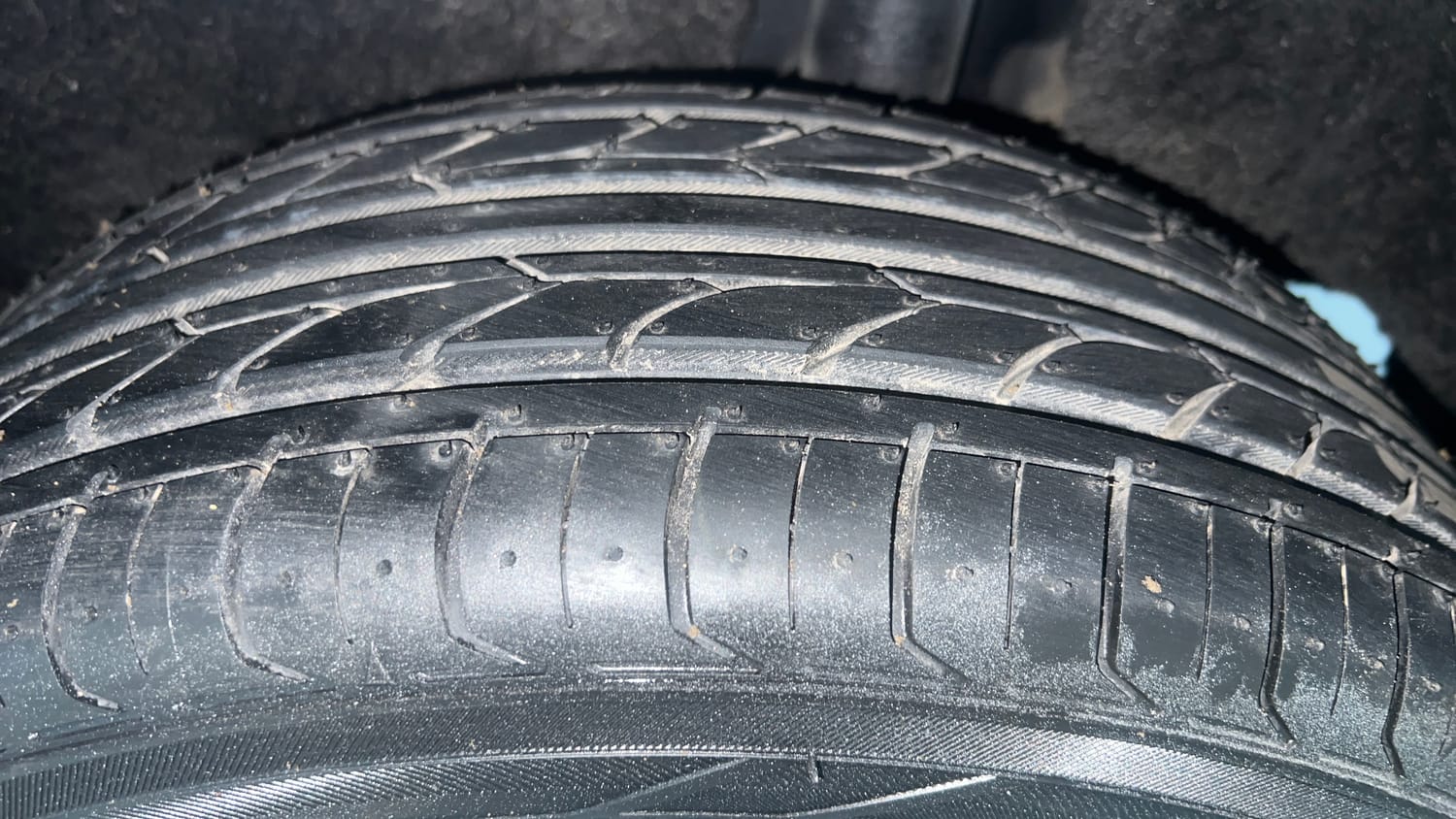 Used 2018 Maruti Suzuki Baleno Alpha 1.2 AT Petrol Automatic tyres LEFT REAR TYRE TREAD VIEW