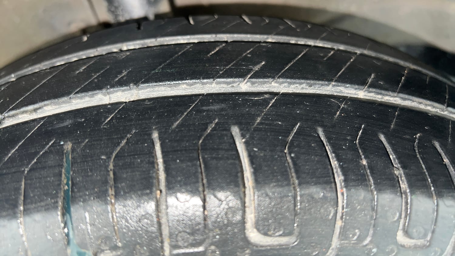 Used 2014 Maruti Suzuki Wagon R LXI Petrol Manual tyres RIGHT FRONT TYRE TREAD VIEW