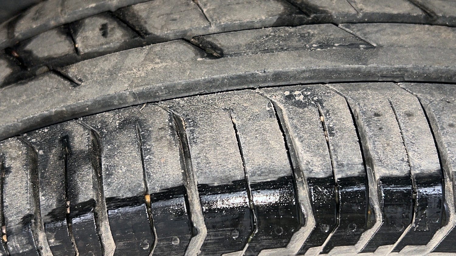 Used 2024 Tata Punch Adventure MT Petrol Manual tyres RIGHT REAR TYRE TREAD VIEW