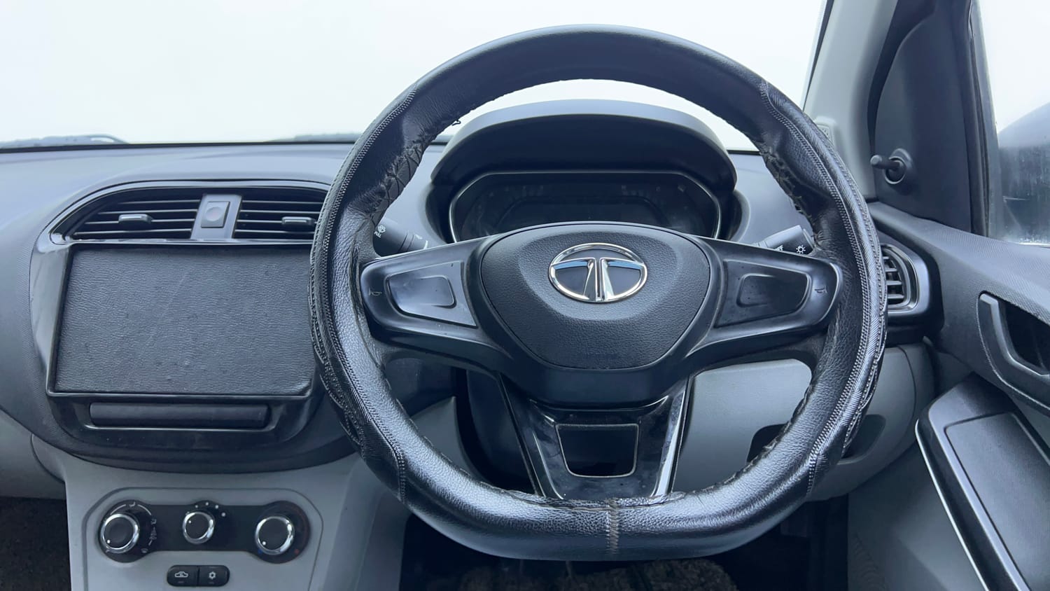 Used 2022 Tata Tiago XE Petrol Manual interior STEERING VIEW