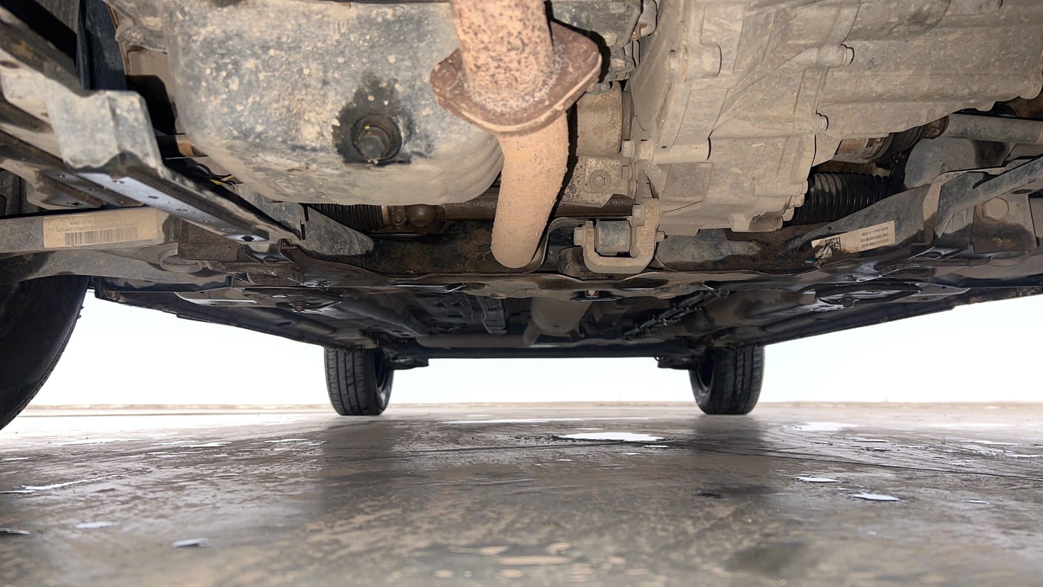 Used 2024 Tata Punch Adventure MT Petrol Manual extra FRONT LEFT UNDERBODY VIEW