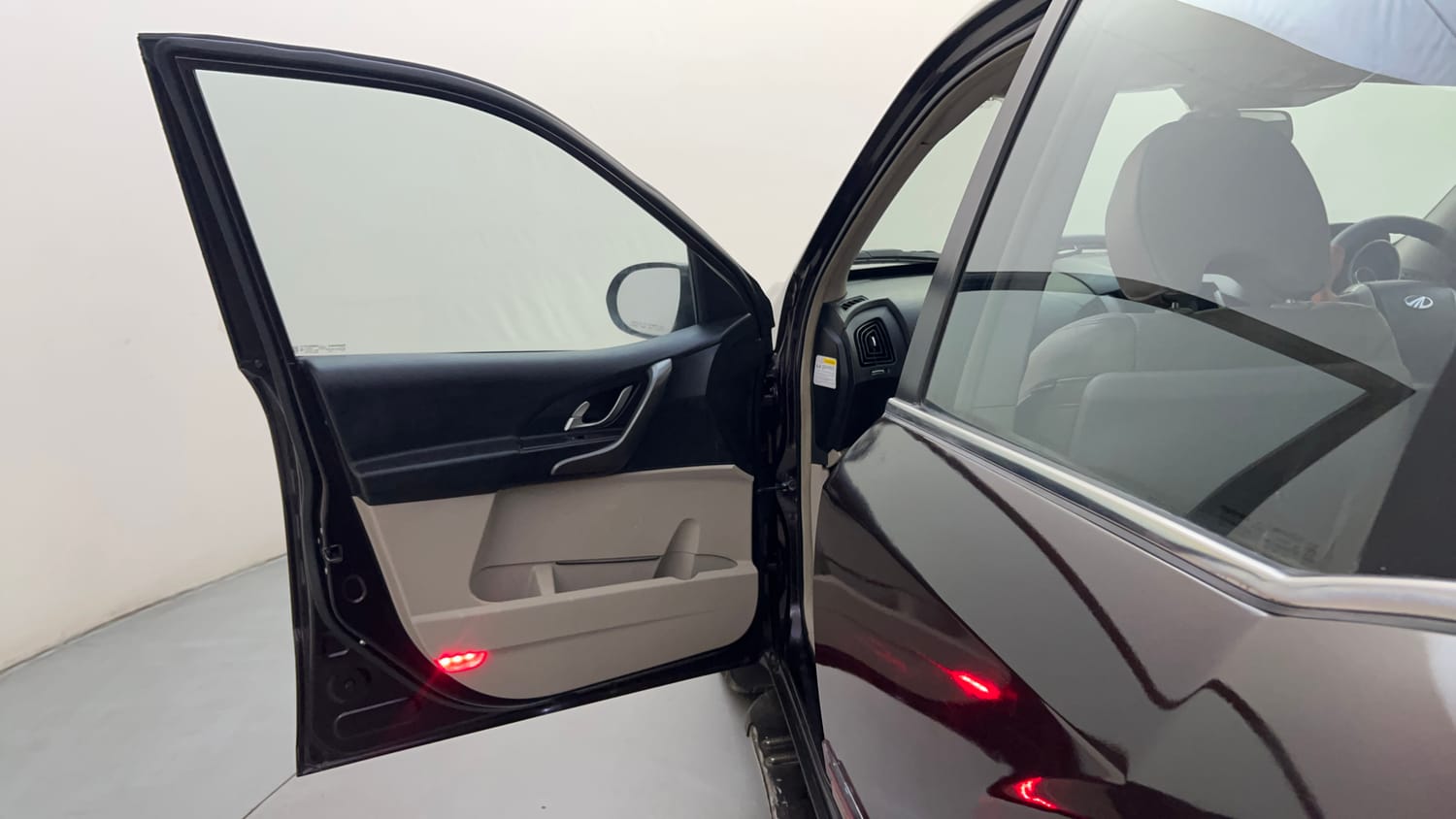 Used 2017 Mahindra XUV500 W10 AT Diesel Automatic interior LEFT FRONT DOOR OPEN VIEW