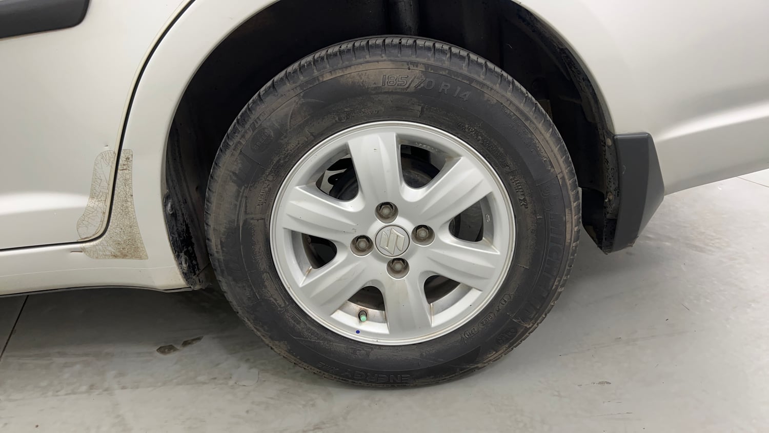 Used 2012 Maruti Suzuki Swift Dzire ZXi 1.2 BS-IV Petrol Manual tyres LEFT REAR TYRE RIM VIEW