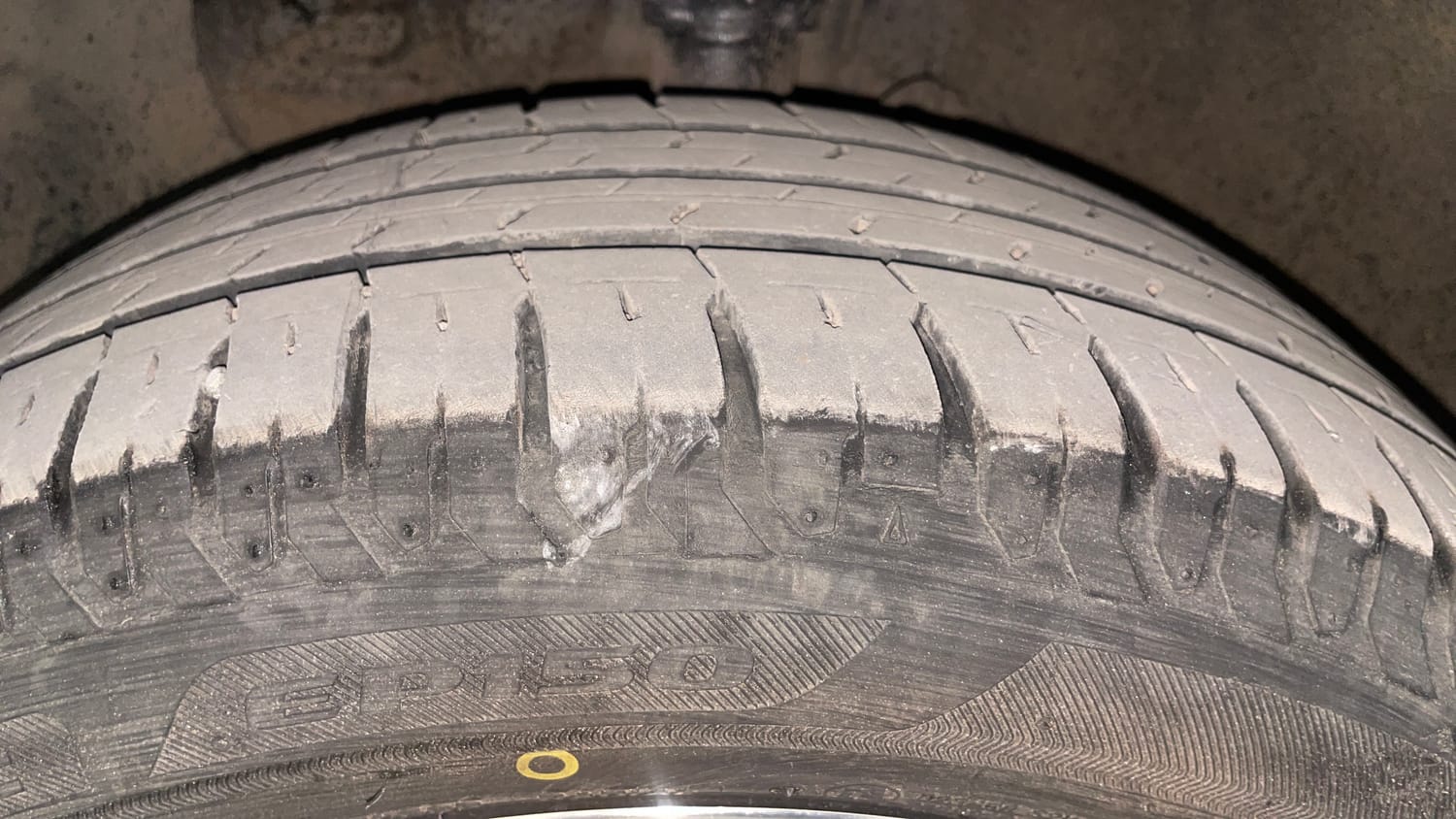 Used 2017 Hyundai Elite i20 Asta 1.2 (O) Petrol Manual tyres LEFT FRONT TYRE TREAD VIEW