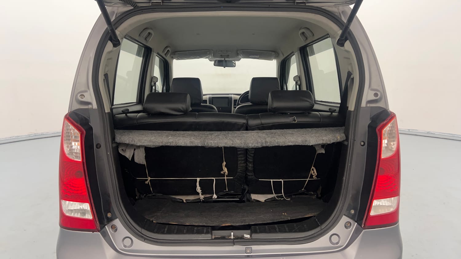 Used 2014 Maruti Suzuki Wagon R LXI Petrol Manual interior DICKY INSIDE VIEW