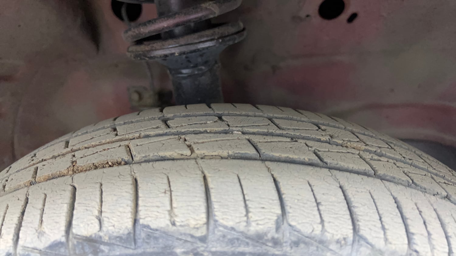 Used 2012 Maruti Suzuki Wagon R 1.0 LXi CNG Cng Manual tyres RIGHT FRONT TYRE TREAD VIEW