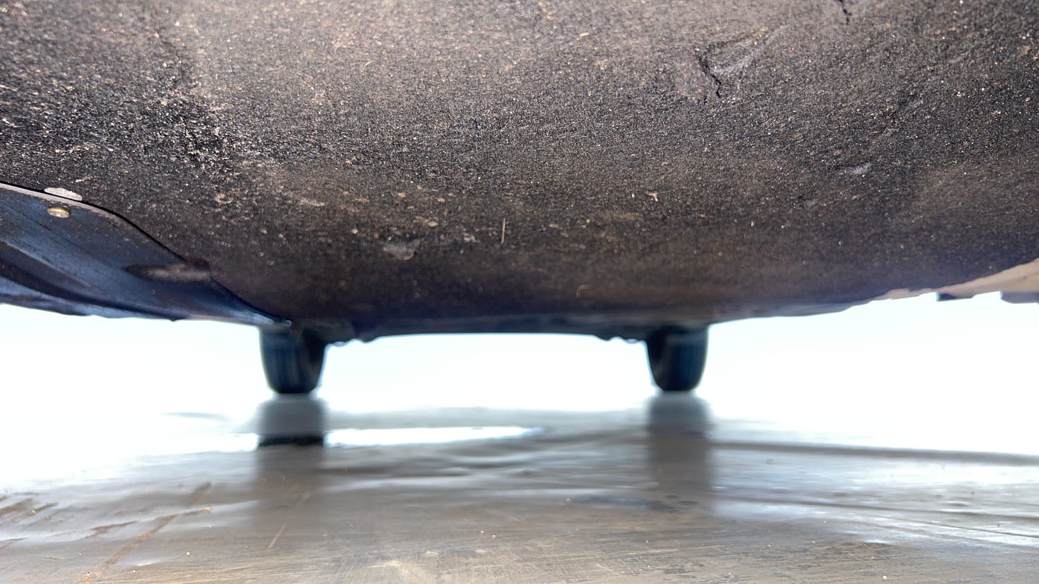 Used 2023 Maruti Suzuki Swift VXi AMT Petrol Automatic extra FRONT LEFT UNDERBODY VIEW