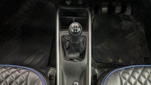 Used 2018 Maruti Suzuki Baleno Delta 1.2 Petrol Manual interior GEAR  KNOB VIEW