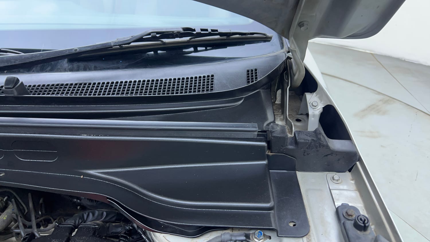 Used 2018 Hyundai Creta SX Plus 1.6 AT Petrol Petrol Automatic engine ENGINE LEFT SIDE HINGE & APRON VIEW