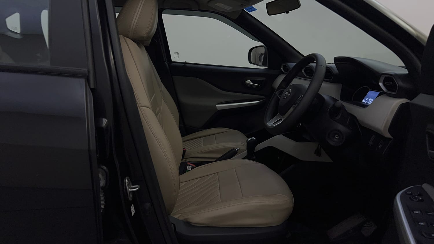 Used 2024 Nissan Magnite XL AMT Petrol Automatic interior RIGHT SIDE FRONT DOOR CABIN VIEW