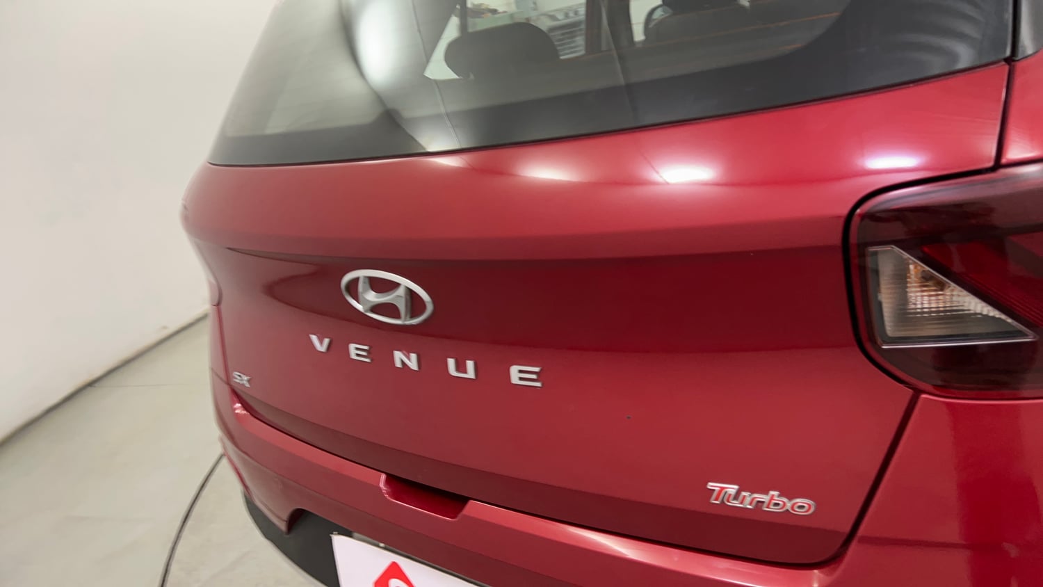 Used 2019 Hyundai Venue SX Plus 1.0 Turbo DCT Petrol Automatic dents MINOR SCRATCH