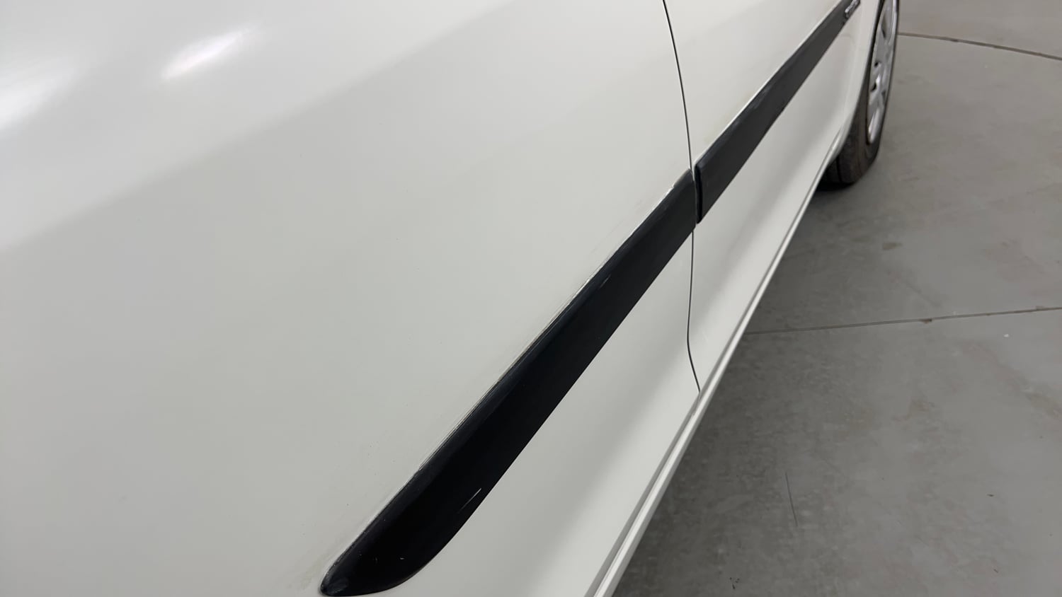 Used 2013 Maruti Suzuki Swift VXi Petrol Manual dents MINOR SCRATCH