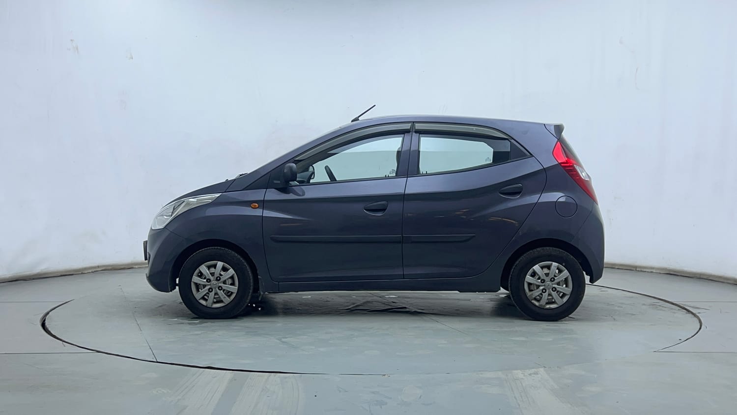 Used 2017 Hyundai Eon Era + Petrol Manual exterior LEFT SIDE VIEW
