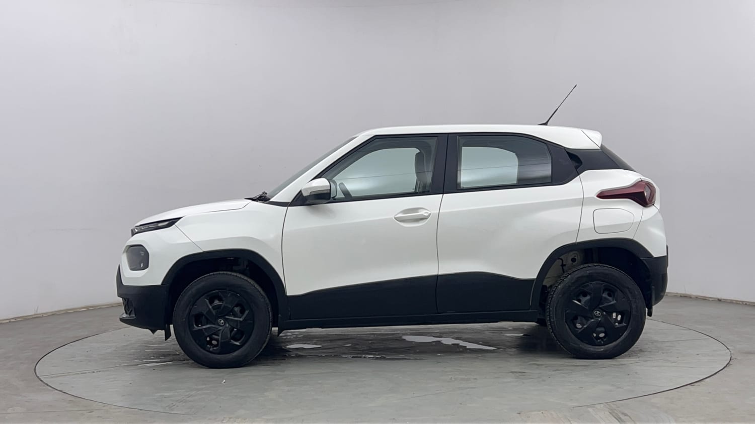 Used 2024 Tata Punch Adventure MT Petrol Manual exterior LEFT SIDE VIEW