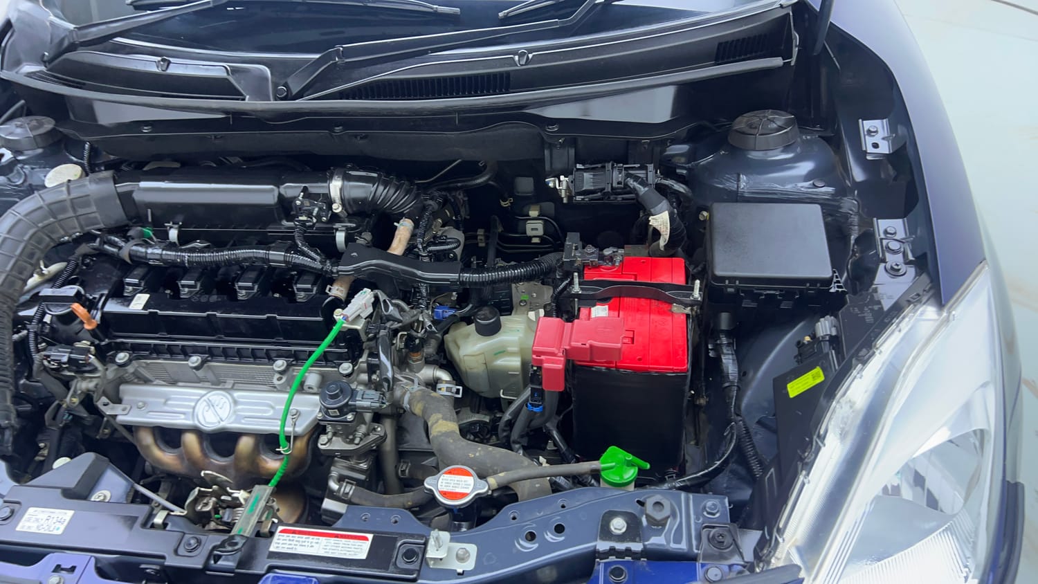 Used 2023 Maruti Suzuki Swift VXi AMT Petrol Automatic engine ENGINE LEFT SIDE VIEW