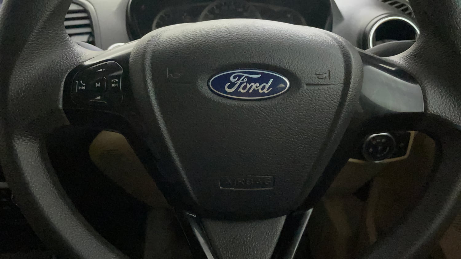 Used 2020 Ford Figo Aspire Titanium 1.2 Ti-VCT Petrol Manual top_features Airbags
