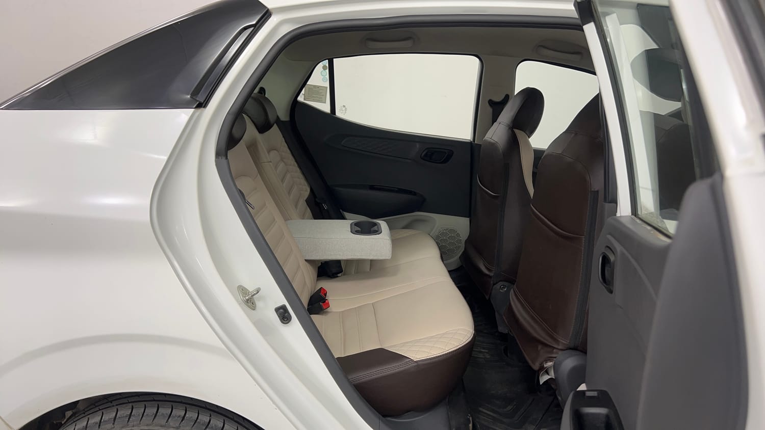 Used 2021 Hyundai Aura S 1.2 CNG Cng Manual interior RIGHT SIDE REAR DOOR CABIN VIEW