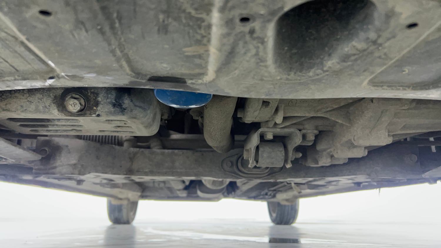 Used 2021 Hyundai New i20 Asta (O) 1.0 Turbo DCT Petrol Automatic extra FRONT LEFT UNDERBODY VIEW