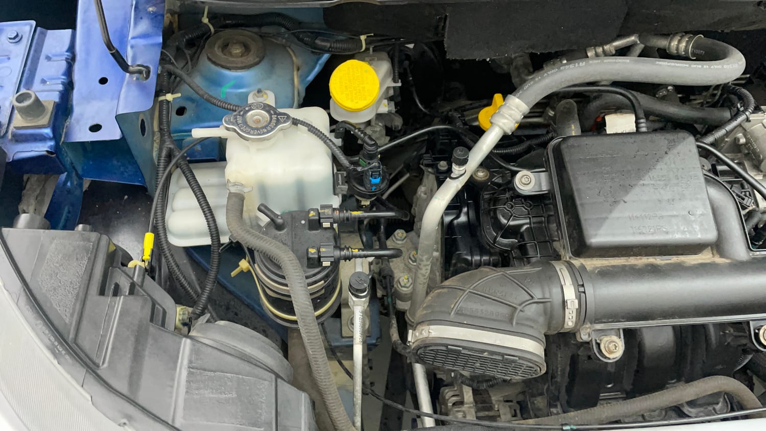 Used 2021 Renault Triber RXZ EASY-R AMT Petrol Automatic engine ENGINE RIGHT SIDE VIEW