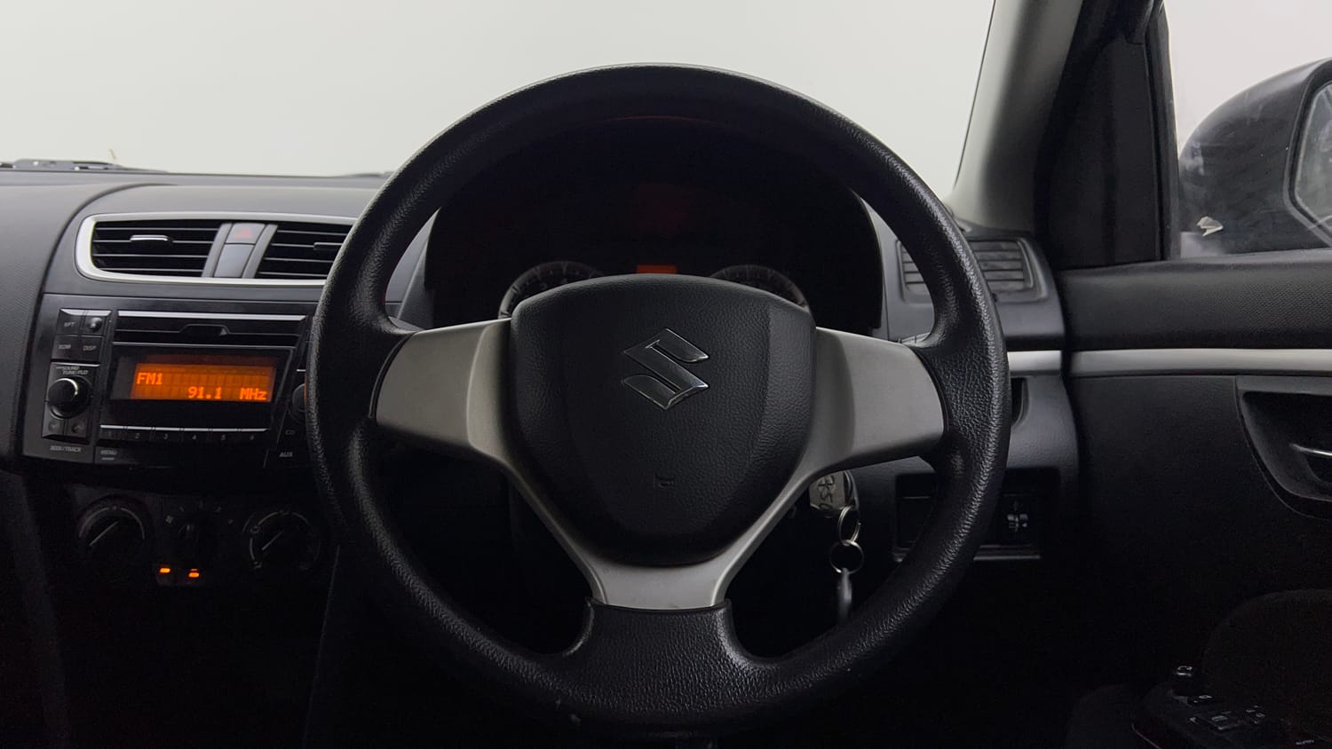 Used 2015 Maruti Suzuki Swift VXi Petrol Manual interior STEERING VIEW