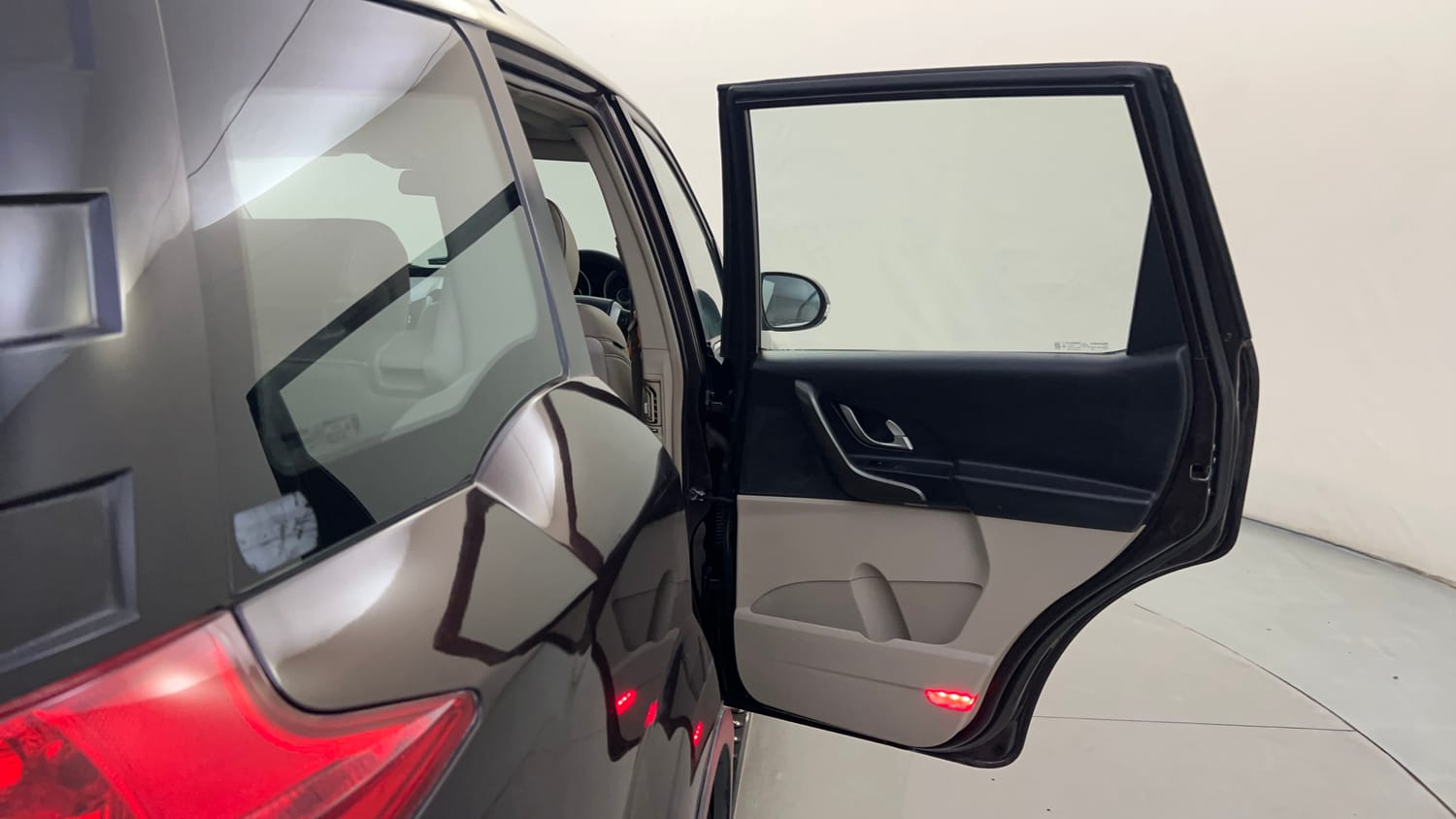 Used 2017 Mahindra XUV500 W10 AT Diesel Automatic interior RIGHT REAR DOOR OPEN VIEW