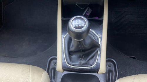 Used 2021 Honda City V Petrol Petrol Manual interior GEAR  KNOB VIEW