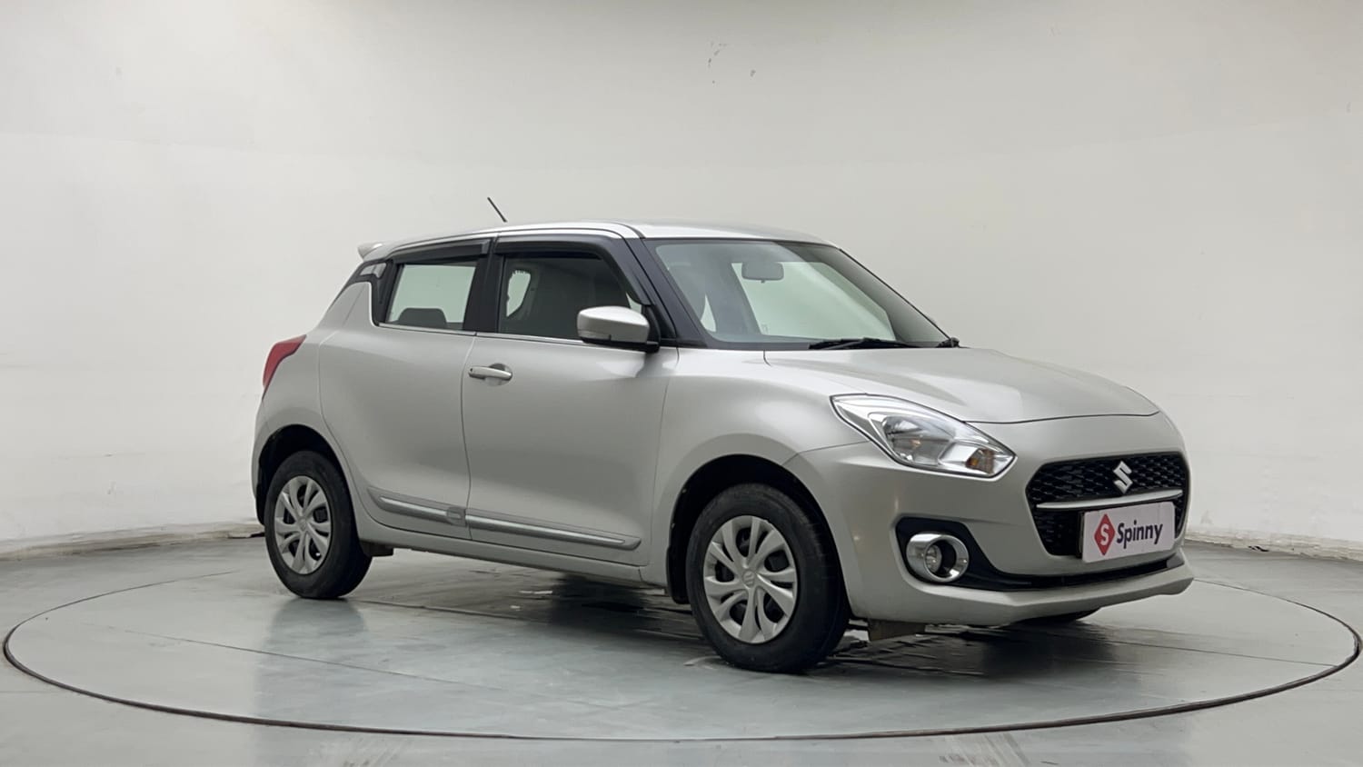 Used 2022 Maruti Suzuki Swift VXi Petrol Manual exterior RIGHT FRONT CORNER VIEW