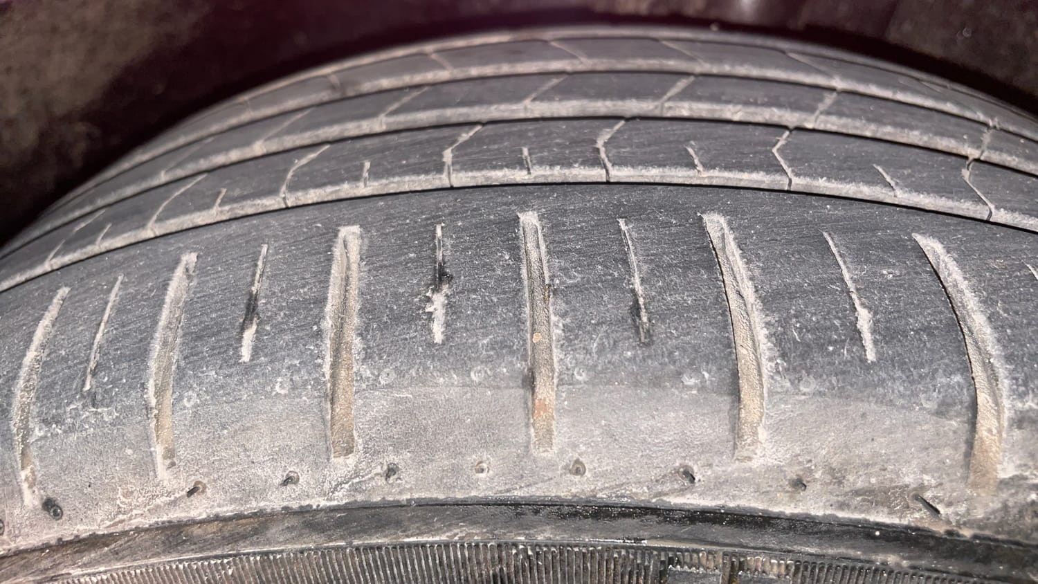 Used 2020 Ford Figo Aspire Titanium 1.2 Ti-VCT Petrol Manual tyres RIGHT FRONT TYRE TREAD VIEW